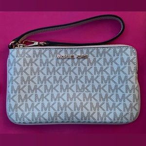 Michael Kors wristlet